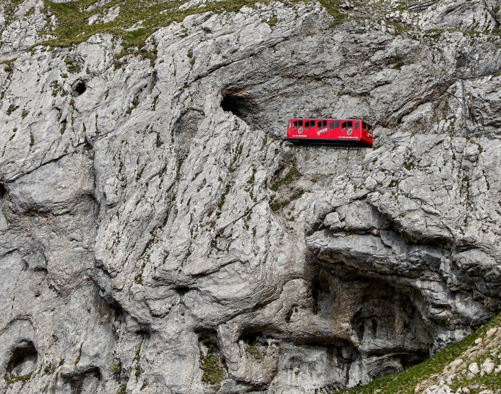 I 10 viaggi in treno più pericolosi del mondo: la ferrovia del Pilatus