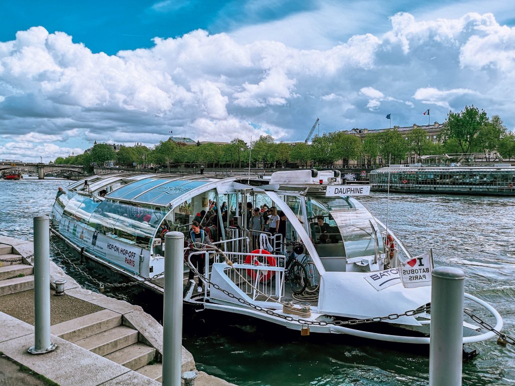 Il traghetto Batobus è l'ideale per visitare Parigi con bambini