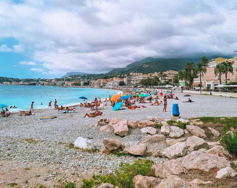 Spiagge raggiungibili in treno in Costa Azzurra a Mentone